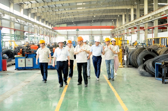 1529047480198515.jpg 科技局领导视察_副本.jpg