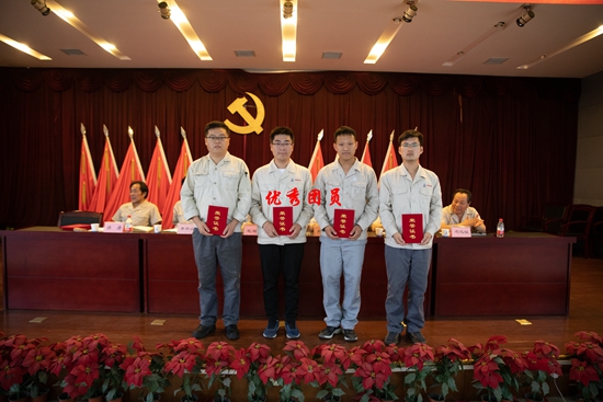 1562117379814228.jpg 优秀团员_副本.jpg