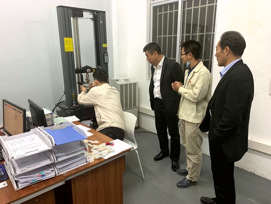 1605579364752317.jpg 张总到广东分公司1_副本.jpg