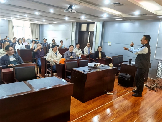 1698106079946072.jpg 健康知识培训1.jpg